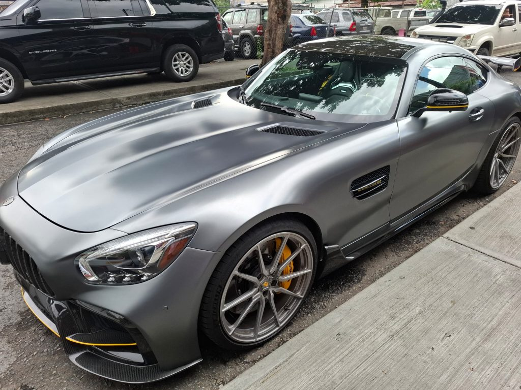 Mercedes AMG GT gris mate